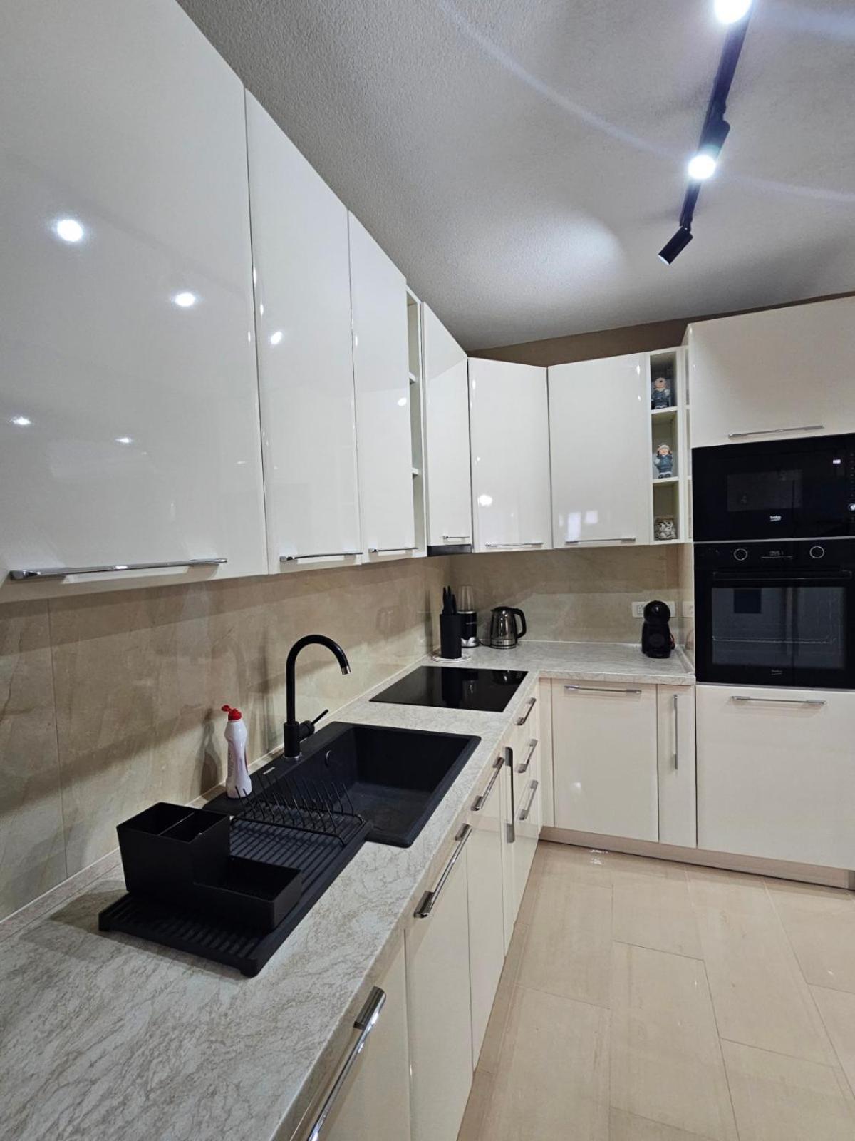 Sun Rays Apartment Котор Екстериор снимка