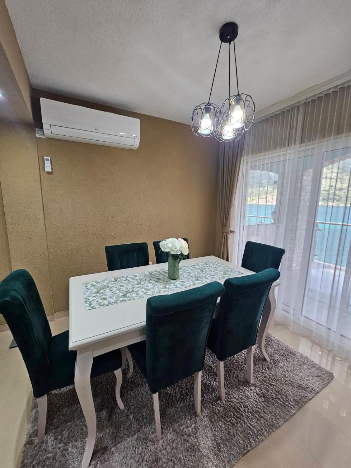 Sun Rays Apartment Котор Екстериор снимка